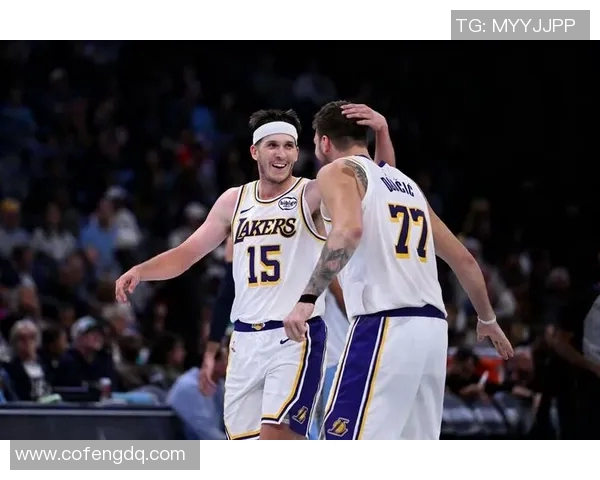 东契奇:里夫斯今天似乎并不想投篮 我不知道是为什么 东契奇:里夫斯今天似乎并不想投篮 我不知道是为什么