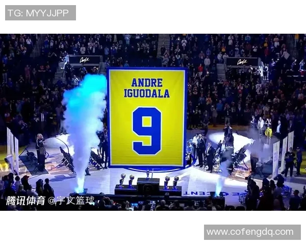 科尔谈与场边球迷互动：我问球衣哪买的，他就开始大喊大叫