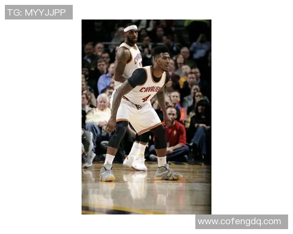 杜兰特再掀舆论风暴:暗讽当年在勇士的时候库里非老大,自封勇士核心引热议