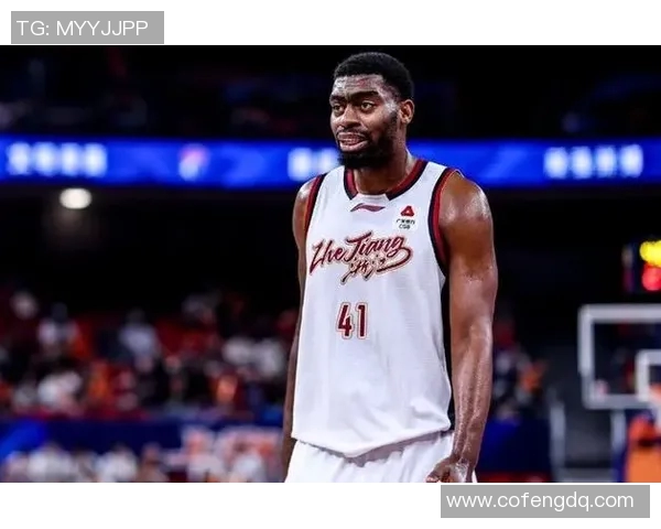 宁波外援辛普森与杰克逊半场合砍23分，超过球队总分半数