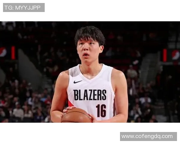 拓媒：杨瀚森总抱怨裁判 可有些犯规违例太明显 难道在CBA不吹？